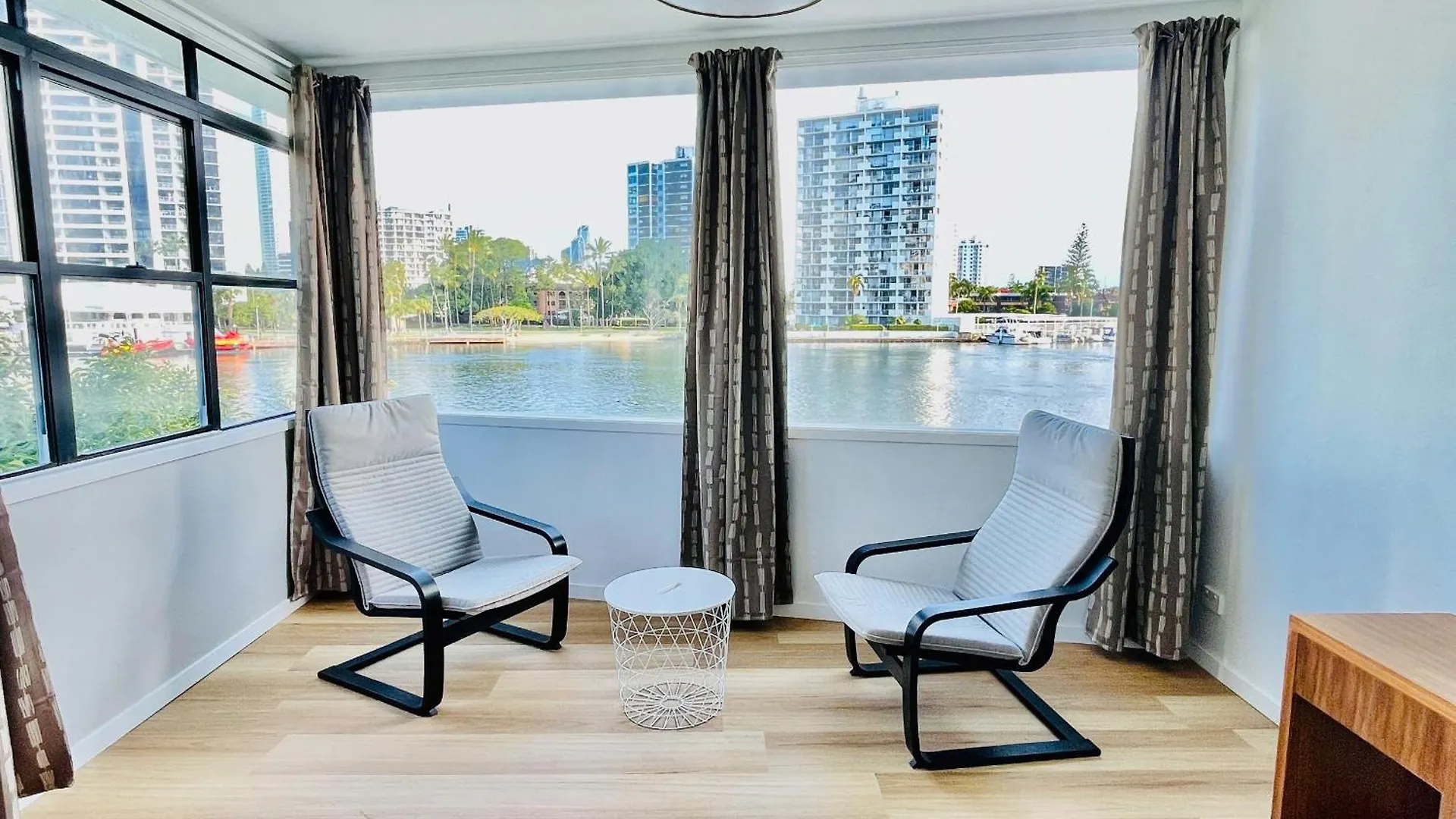 Waterfront Home In Heart Of Surfers Paradise Gold Coast